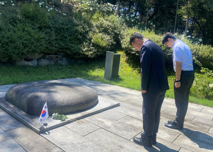 경기북부보훈지청, 광복 80주년 계기 독립유공자 묘소 지역별 참배 실시 (파주 장준하 지사 묘소)