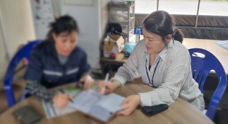 공주시 계룡면, 다문화가정에 ‘민생회복 소비쿠폰’ 직접 전달
