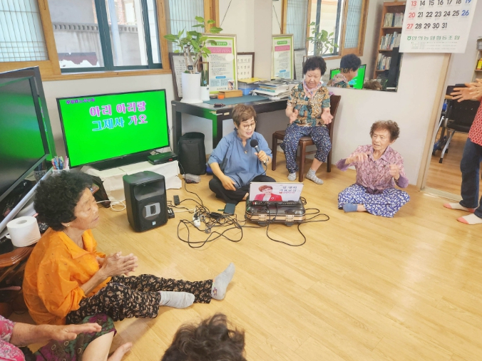 함양 서하면, 무더위도 웃으며 날리는 ‘경노모당 프로그램’ 인기