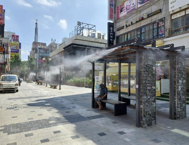 광명시, 폭염 잡는 '쿨링포그' 운영… 도심 열섬 저감 나서