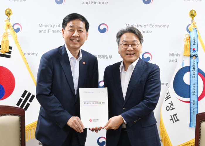 강기정 광주광역시장, 지역 성장발판 마련 국비확보 총력전 구윤철 경제부총리 만나 AI‧미래차 등 640억 요청