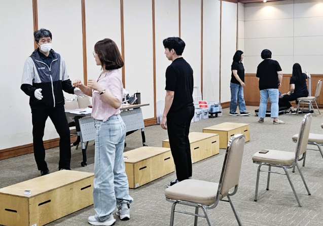 장성군, 공무원·공무직 대상 근골격계질환 예방 프로그램 실시