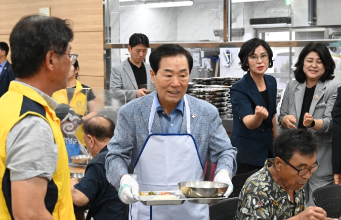 창녕군 남지라이온스클럽, 여름철 보양식 장각백숙 나눔 봉사