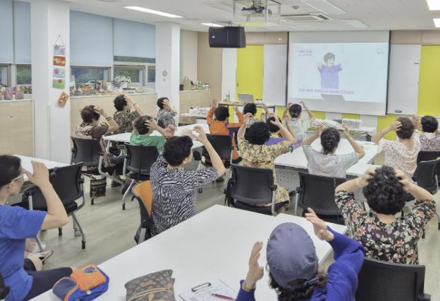 수원시 장안구 조원2동 주민자치회, 치매예방 건강교실 운영
