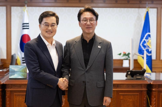 김동연 경기도지사, 김민석 국무총리 만나 미군반환공여지 등 논의