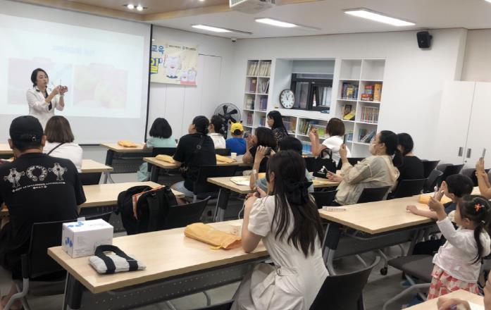 평택시, 다문화가정 대상 '다함께 환한 치아 스마일' 구강보건 프로그램 운영