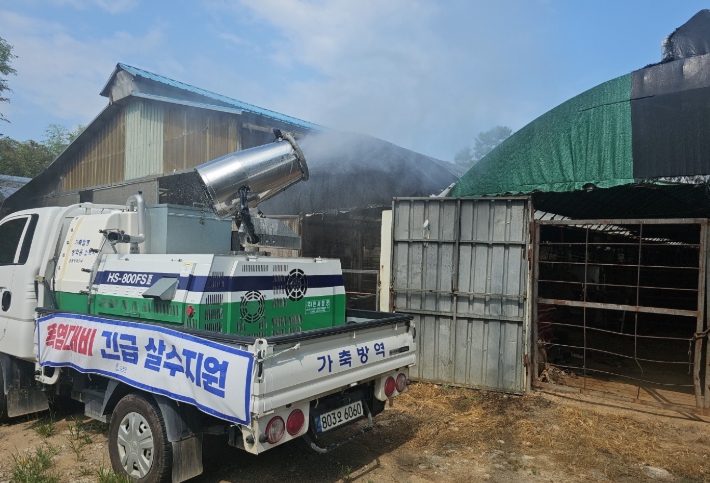 고흥군, 폭염대비 축사 긴급 살수 지원으로 피해 최소화