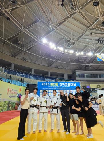 고창군청 여자유도부, 2025 김천컵전국유도선수권대회 메달 휩쓸어
