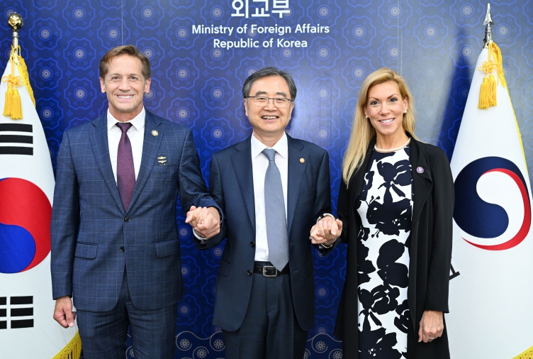 외교부 조현 장관, 미국 하원의원단 면담