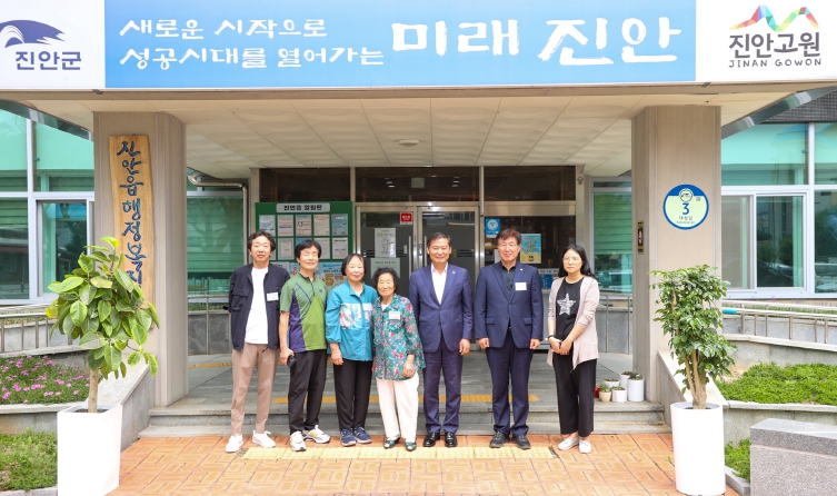 진안군, 광복 80주년 기념 독립유공자 유족 초청 오찬 간담회 개최