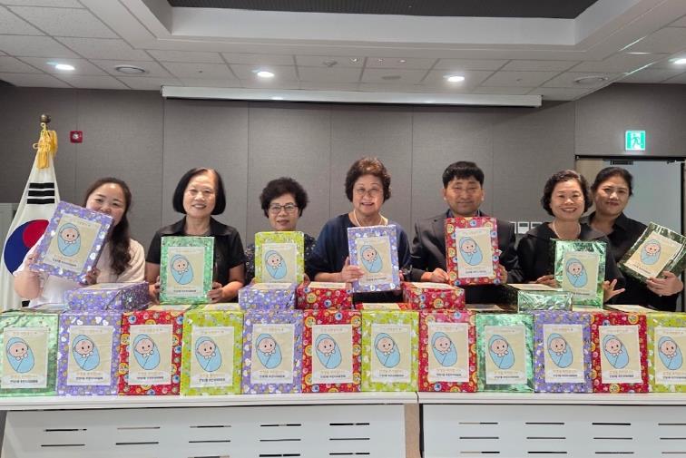 함께 키우는 행복, 안성시 안성3동 주민자치위원회 출산축하선물 전달