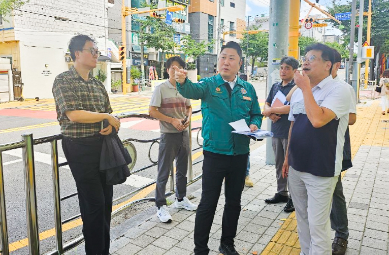 울산광역시의회 김종섭 부의장, 평산초 담장 옹벽 보강공사 현장 점검
