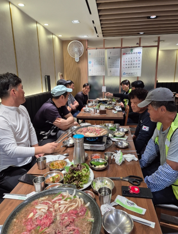 단양군 산수건설·평동화원,  매포읍 환경미화원에 따뜻한 점심 대접