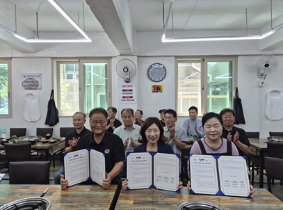 원주시 판부면지역사회보장협의체, 남이섬 닭갈비와 ‘판부 사랑나눔가게’ 협약 체결