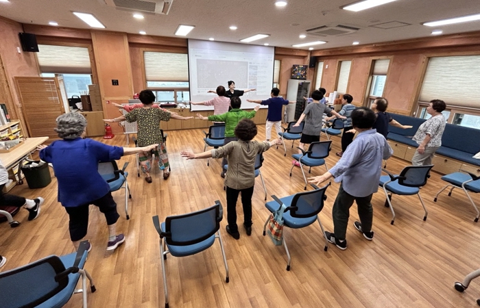 시흥시 치매안심센터, ‘체력 증진 치매 예방교실’ 성료