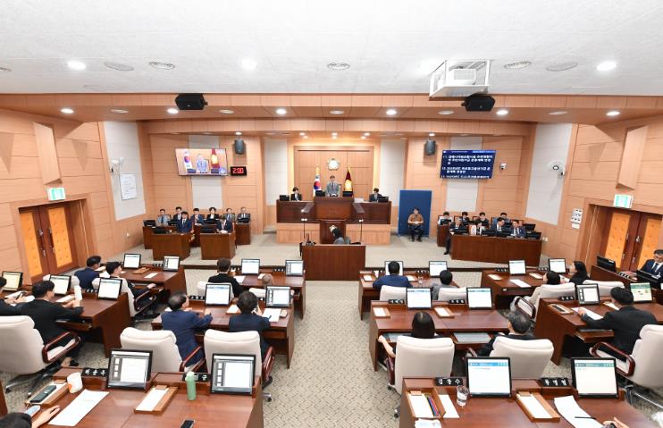 김해시의회 제273회 임시회 개회
