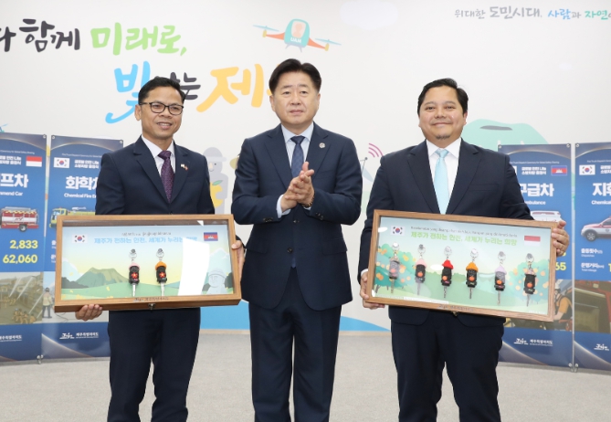 제주도, 소방차들의 특별한 두번째 사명…인니·캄보디아에 8대 무상 지원