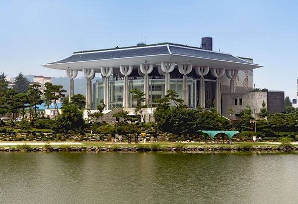 경상남도 도립극단 예술감독, 도민이 직접 뽑는다!
