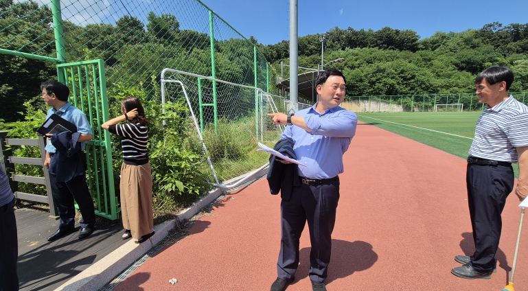 파주시 봉일천고등학교 내 설치된 조리읍체육공원 연결로 출입문 개방 결정“고준호 의원 중재와 예산지원으로 결국 열렸다” 10월 중 개방 목표