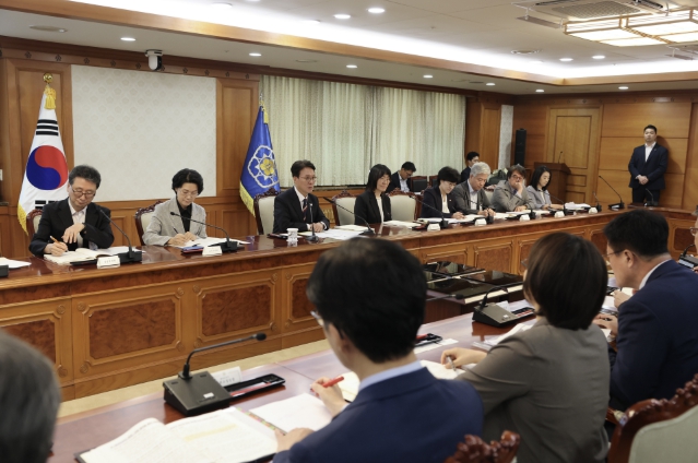 김민석 총리, 제9차 자살예방정책위원회 주재 및 자살예방 현장 방문