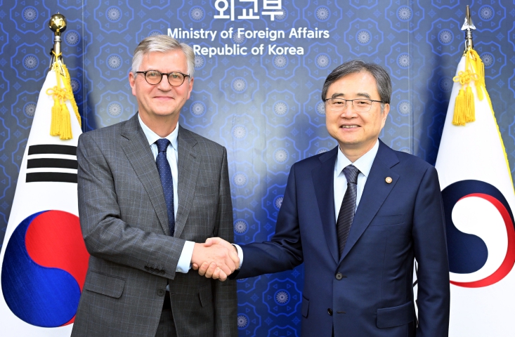 조현 외교부장관, 유엔 평화활동국 사무차장 접견