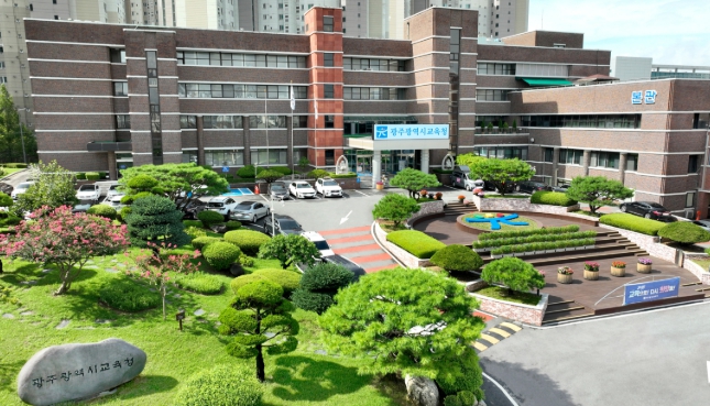 광주광역시교육청이정선 교육감, ‘악성 민원’ 학부모 2명 대리 고발