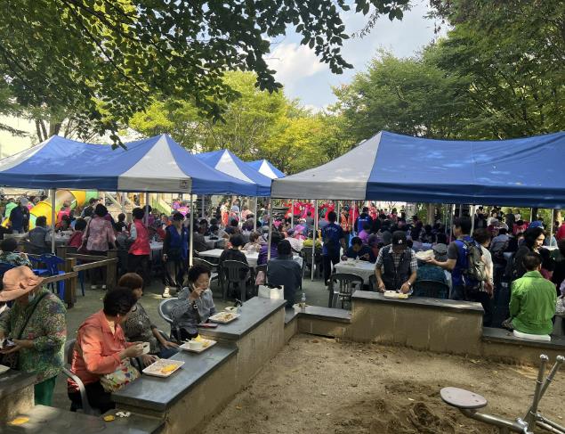 군포시 산본1동, 경로의 달 맞아 '어르신 사랑의 효잔치' 개최