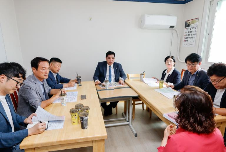 화성특례시의회 도시건설위원회, 추석맞이 따뜻한 이웃사랑 나눔 실천