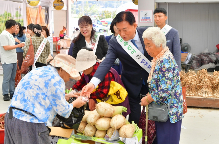장성군, 전통시장에서 추석 명절 준비하세요