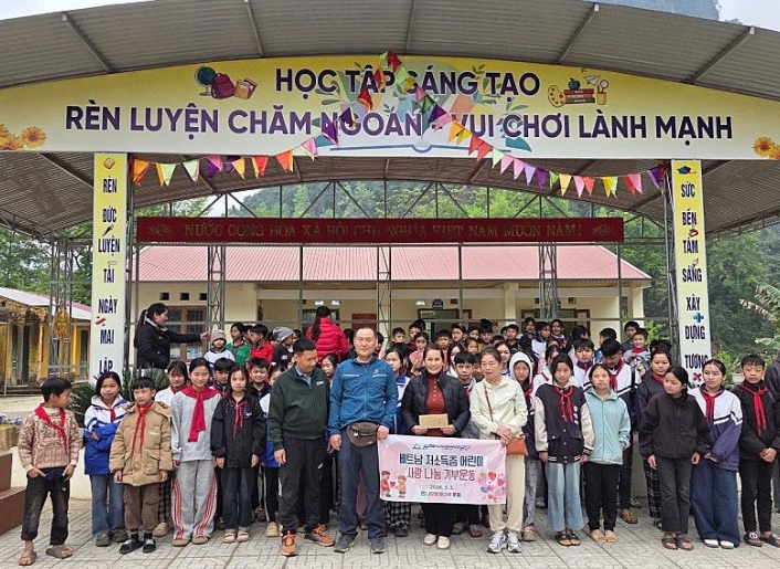 동해시시설관리공단, 베트남 어린이에게 학용품 485점 전달