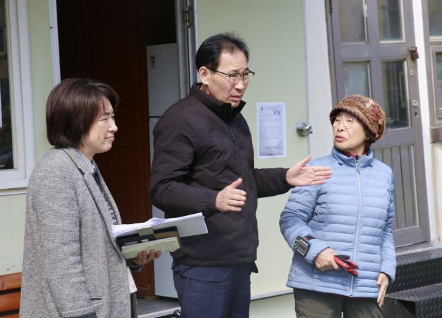 수원시 장안구청장, '영화동 게이트볼장 정비사업' 현장 점검