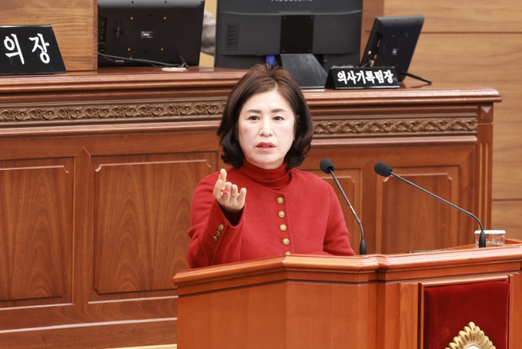 창원시의회 구점득 의원“주차장 1면에 1억 원…도시재생 아닌 낭비”