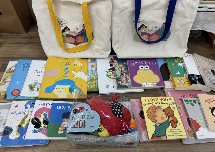 구미시, 초보 부모에 '북돋움 책선물'…영아와 첫 독서 시작
