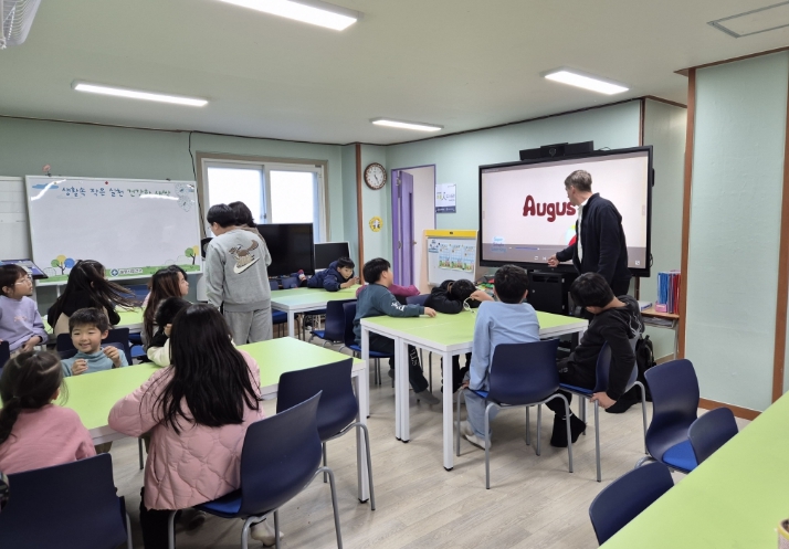 밀양시, 찾아가는 영어 Storytelling으로 아이들의 봄을 열다