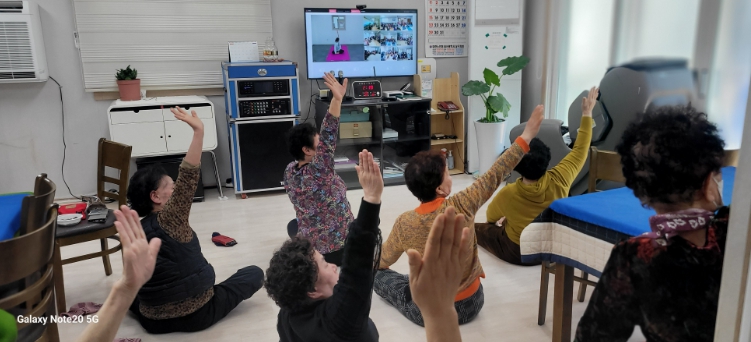 실시간 화상수업과 건강관리까지, 남구 ‘스마트경로당’운영 시작