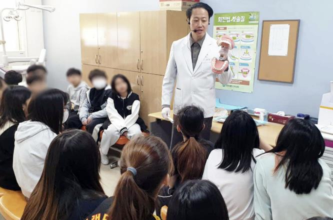 수원 장안구보건소, 영화초등학교·수원서광학교에서 학교 구강보건실 운영