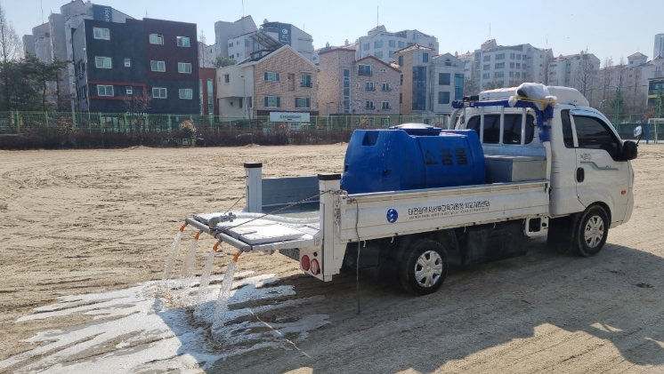 대전서부교육지원청, 관내 46개교 대상 잡초 발아 억제 지원