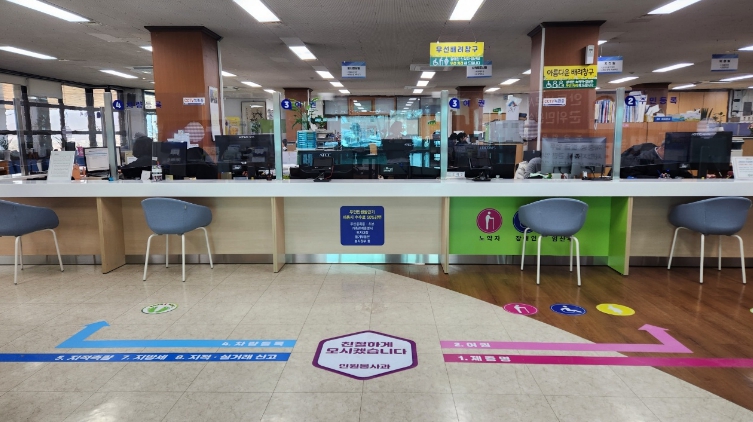 군위군, 민원창구 환경 개선으로 군민 중심 민원서비스 강화