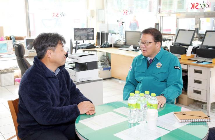 장금용 창원특례시장 권한대행, 석유제품 최고가격제 시행 현장 점검