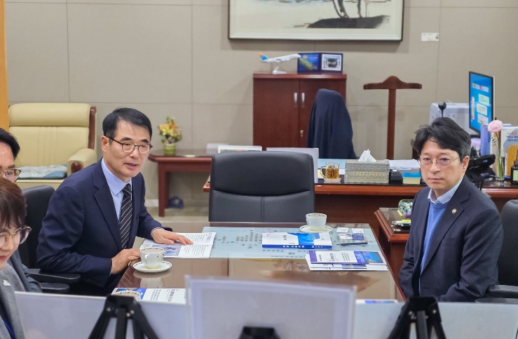 남해군 ‘남해안 광역교통망 구축’ 박차 장충남 군수, 국토부 방문해 3대 핵심사업 강력 건의