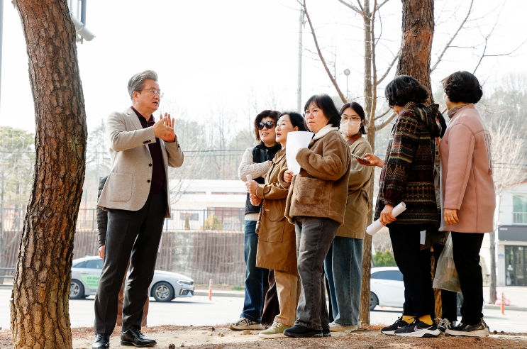 유성구, 걸으며 힐링하는 도심속 ‘맨발걷기길’ 확대 