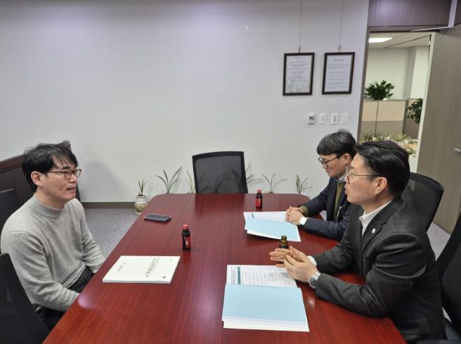 유재영 부군수 국회방문, 예산 확보 및 지역현안 해결 속도
