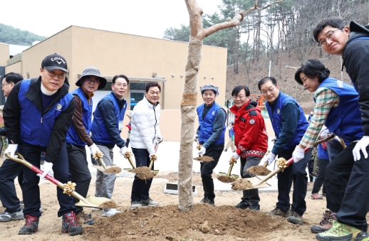 경남도, 함안 나무심기 행사서 산불 예방 강조