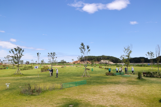 남대천 물길 따라 굿샷! 양양 파크골프장, 봄바람 타고 흥행 돌풍! 4월 1일 개장