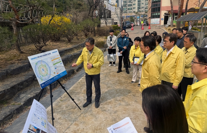 수원특례시·행안부, 개학기 맞아 초등학교 주변 위해요소 합동 현장점검 