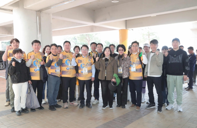 춘천시민축구단 홈 개막전 승리 응원열기 ‘들썩’