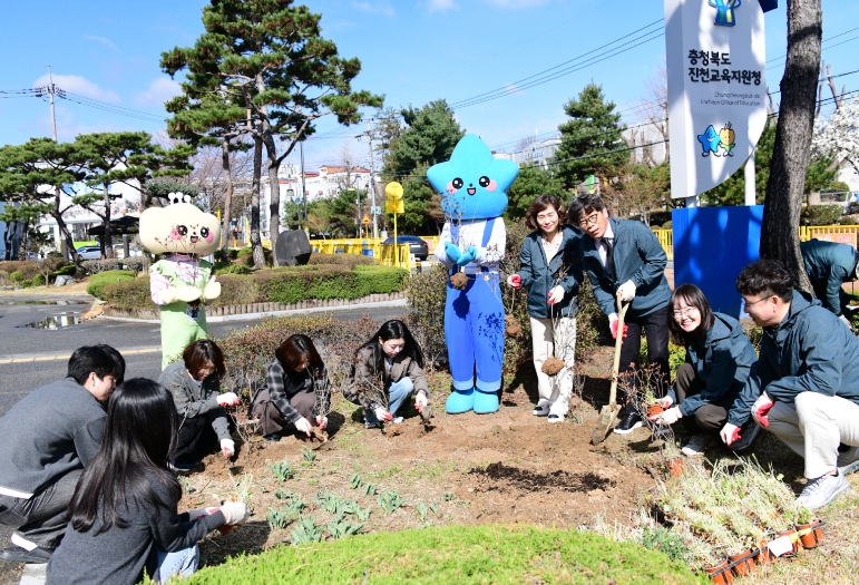 진천교육지원청, ‘청렴이 싹트는 봄’ 식목행사 및 청렴사회 협약