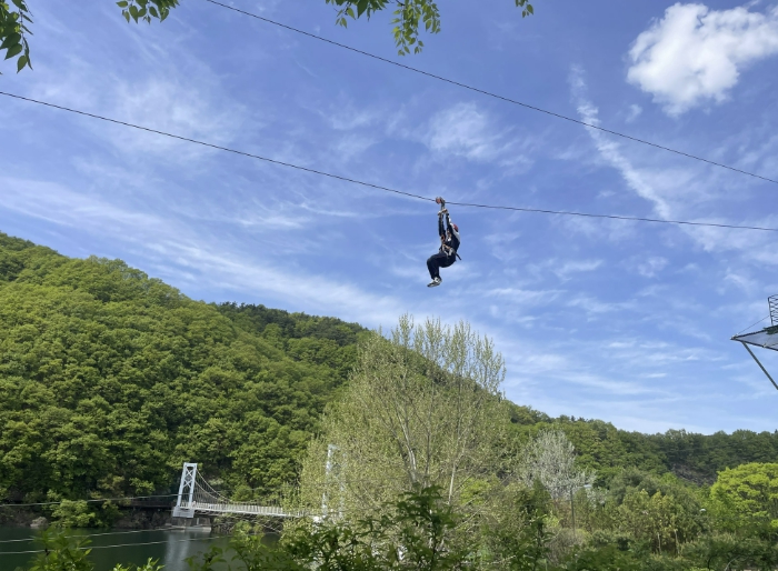 진천군, 제26회 생거진천 농다리 축제 ‘초평호 집라인 체험’ 운영
