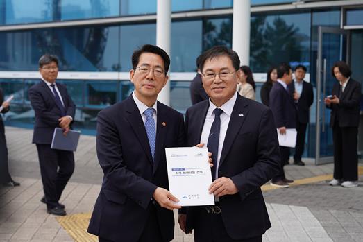 여수시, 해수부 장관 만나 지역 현안 사업 ‘직접 건의’
