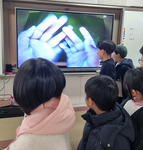 “내 손에 세균이?” 창녕군, ‘눈으로 보는’ 올바른 손씻기 뷰박스 무료 대여